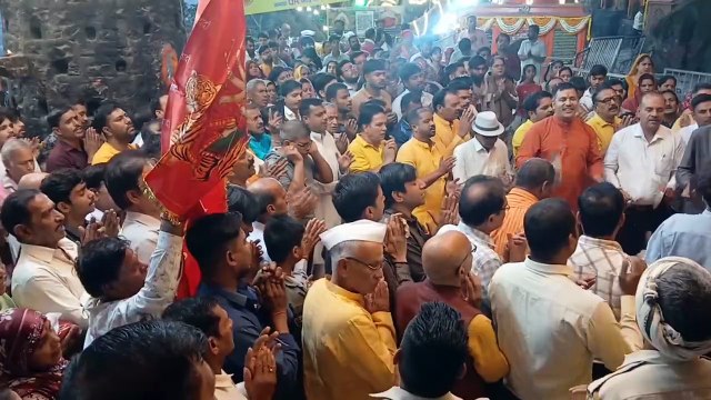 चैत्र नवरात्र...फूलों से सजा मां का दरबार,