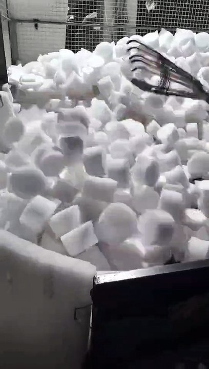 Epe waste recycling machine/epe foam recycling machine/epe granules making machineEPE废料回收机 / EPE泡沫回收机 / EPE颗粒制造机 Epe/pe recycling machine  Epe/pe回收机