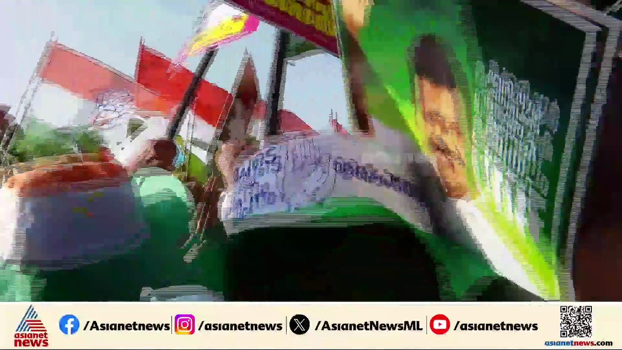 സന്ദീപ് വാര്യർക്ക് തൃക്കരിപ്പൂർ റെയിൽവേ സ്റ്റേഷ...