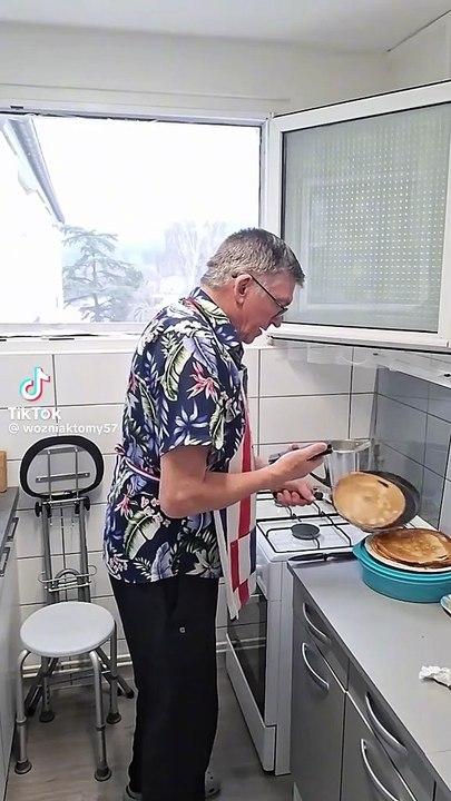 Er fängt sich ein heißes ohr