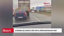 Çarpışan 2 otomobilden biri bariyere, diğeri prefabrik yapıya vurdu