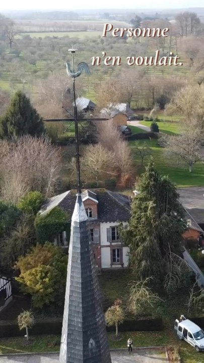 Personne ne voulait de cette maison…Abandonnée depuis près de 20 ans.Un ancien presbytère de 1800.Sa transformation commence bientôt.