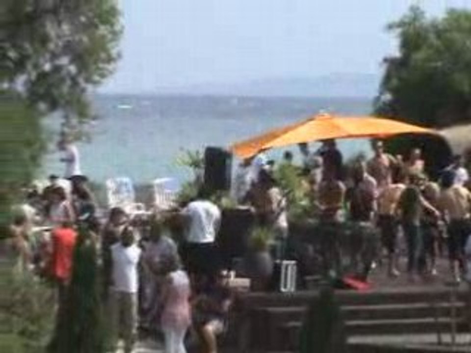 garden party cavaliere mika le salon