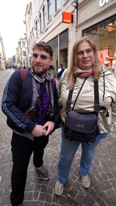 Ils ont des vies difficiles à croire ! #microtrottoir
