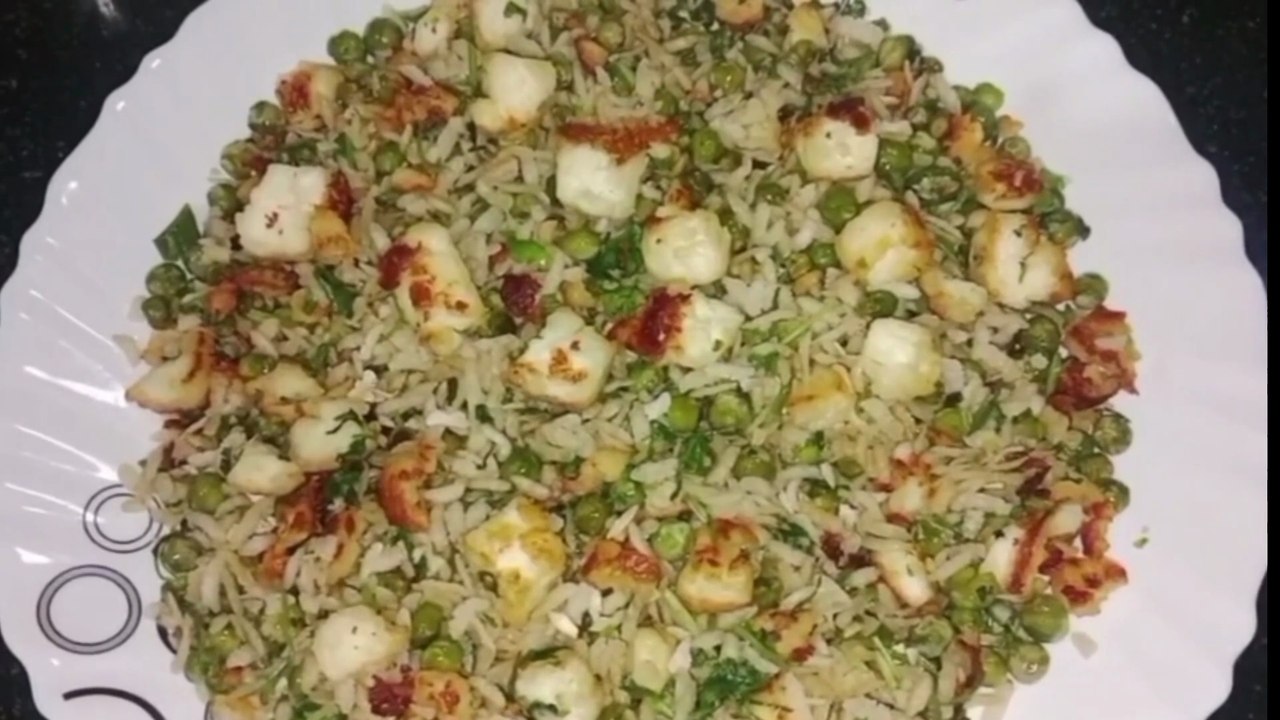 Chura Matar Paneer recipe | Beaten rice fry with green peas and paneer cubes | winter special recipe