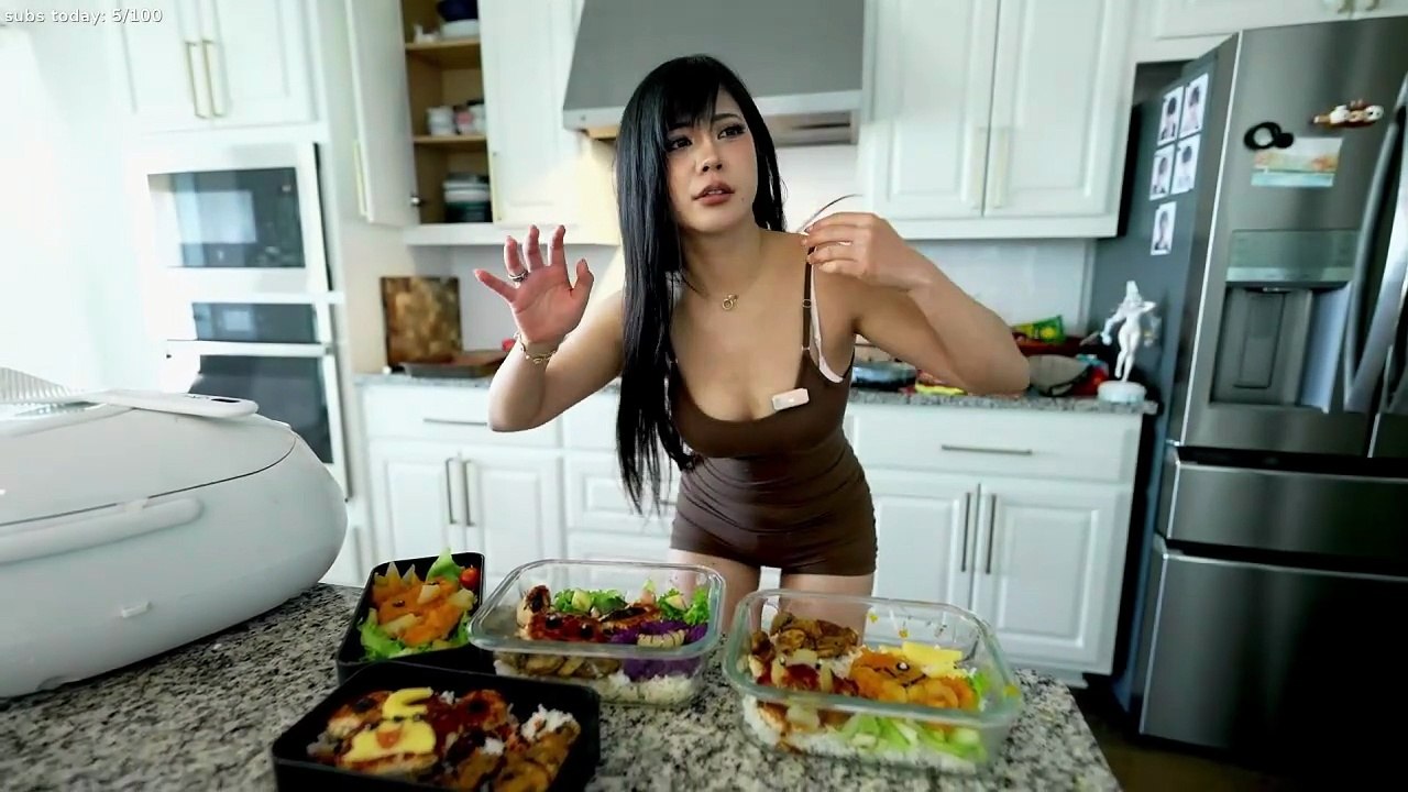 Just Chatting #356: "yt thumbnails lol"