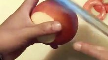 Epluchage parfait d'une pomme