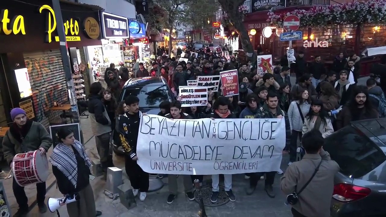 Bornova'da öğrencilerden 19 Mart yürüyüşü: Önümüze duvar da örseniz onu da yıkarız