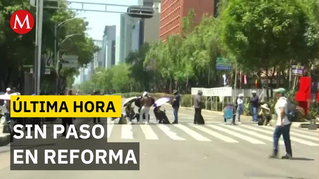 Maestros de la CNTE bloquean el paso en Paseo de la Reforma, CdMx