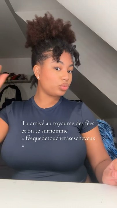 Est-ce que toi aussi tu touches beaucoup tes cheveux ?
