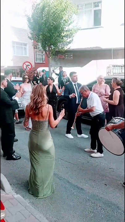 Gelin alma.sokak.müzik.klarnet,davul.klarnetci34