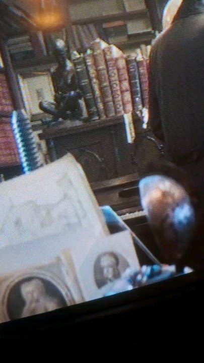 Nel film LE LIBERE DONNE si vede la libreria Daris di Lucca dove Mario Tobino riceveva e scambiava messaggi riservati con la Resistenza antifascista. Proprio come la Libreria Giorni, anche nella Daris tra i libri antichi si nascondevano "pizzini" preziosi