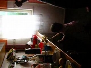 2008 Brasov str Armoniei nr 4 Bl 60 sc B adica unde ti se da cu gresie, tinichele, etc n cap fie ploaie fie vant p ,  daca stai sub dobitoci nesimtiti