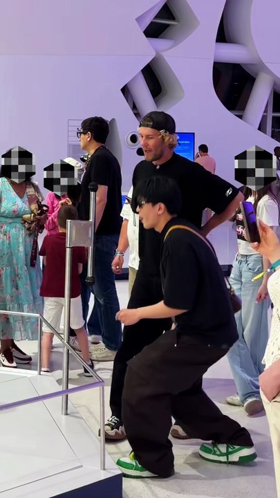 Beatbox to the robot!