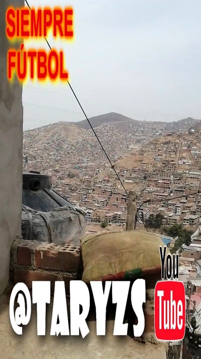 EL FUTBOL SE PRACTICA EN CUALQUIER LUGAR DEL MUNDO