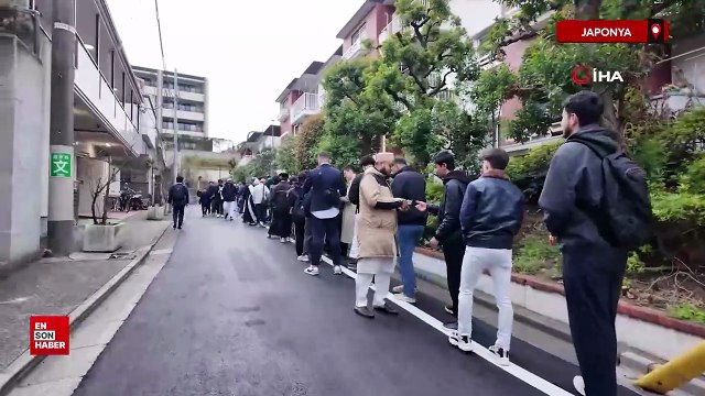 Japonya'daki Tokyo Camii'nde bayram namazı yoğun katılım nedeniyle 5 kez kılındı