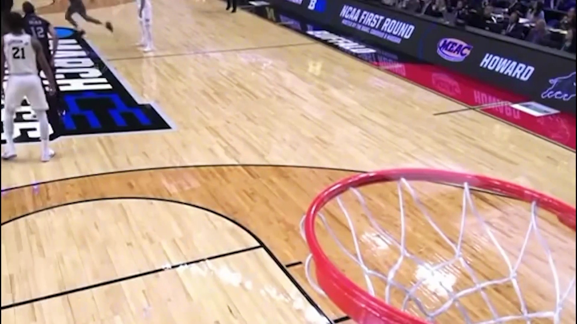 Aday Mara y Saint-Supéry empiezan fuerte un March Madness con gran sorpresa española