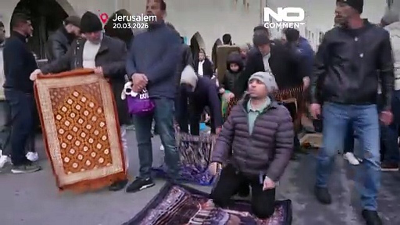 Jerusalém: gás lacrimogéneo e tensão em orações do Eid fora de al Aqsa