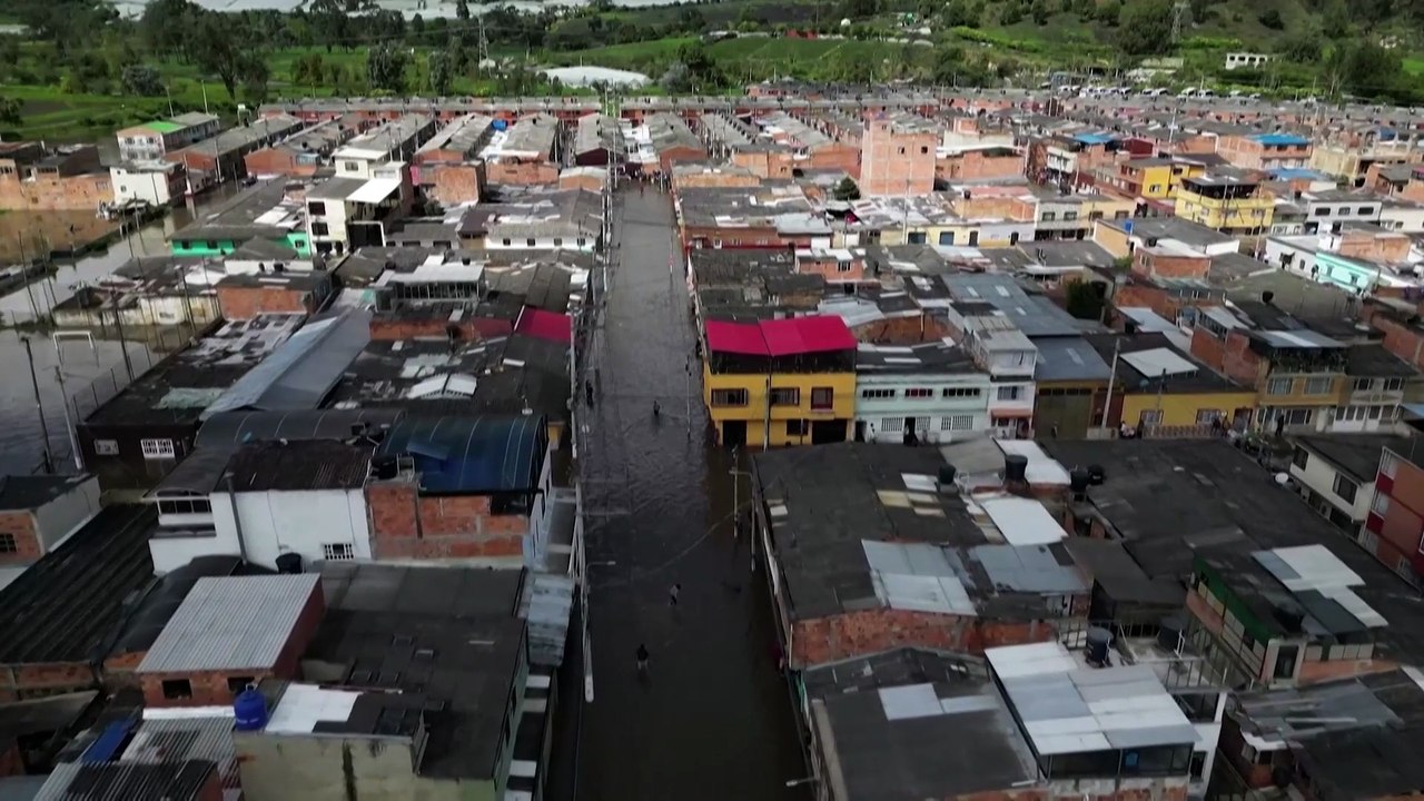 A heves esőzés súlyos áradást okoz Kolumbiában, több mint ezren érintettek
