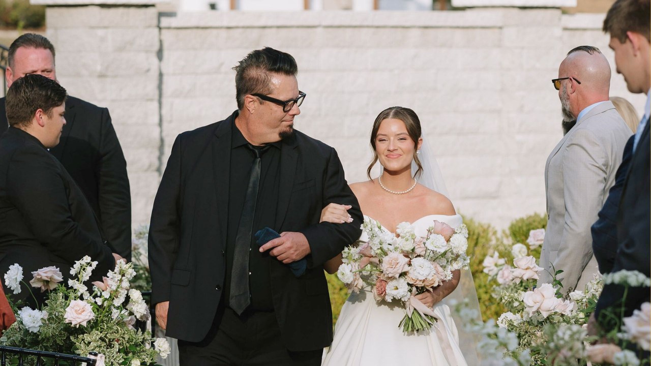 Father Of Bride Wears Meta AI Glasses To Walk Her Down Aisle | Happily TV