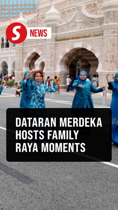 Families create Hari Raya memories at revamped Sultan Abdul Samad Building