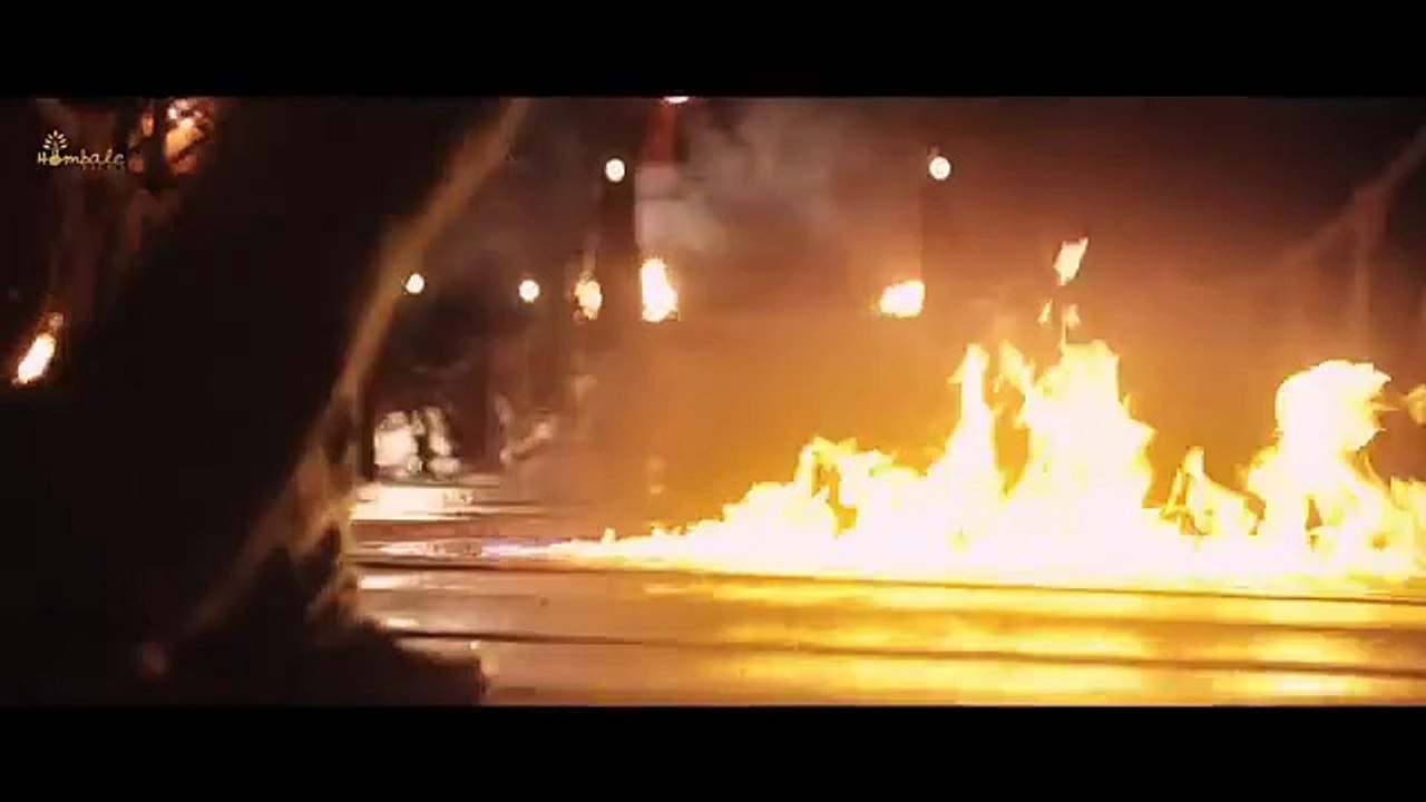 Adheera Entry Scene (Hindi) - KGF Chapter 2 | Yash | Sanjay Dutt | Prashanth Neel | Hombale Films