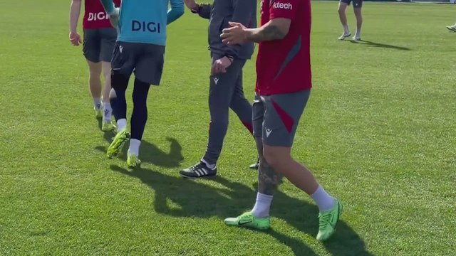 La reacción de Víctor Muñoz al enterarse de que ha sido convocado: de esos vídeos que se viralizan al momento