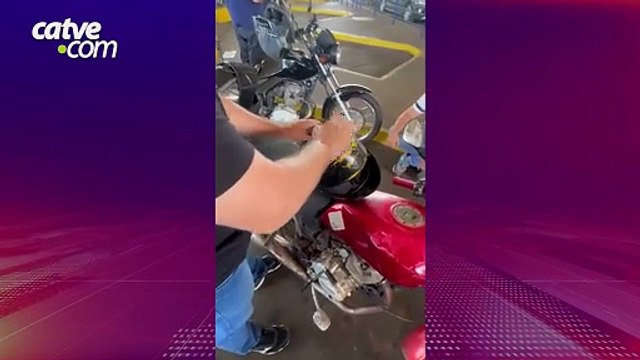 Medicamentos para emagrecimento escondidos em moto são apreendidos na Ponte da Amizade