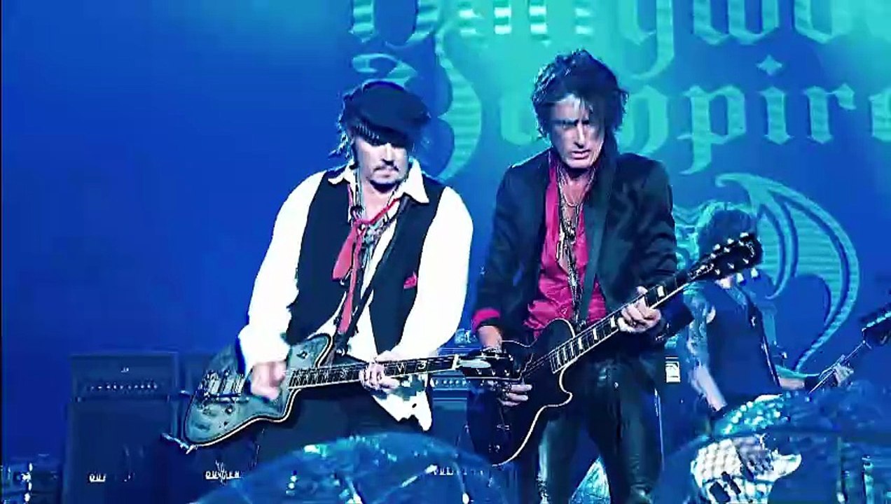 Cold Turkey (Plastic Ono Band cover)...Five to One / Break On Through (to the Other Side) [The Doors cover]- Hollywood Vampires (live)