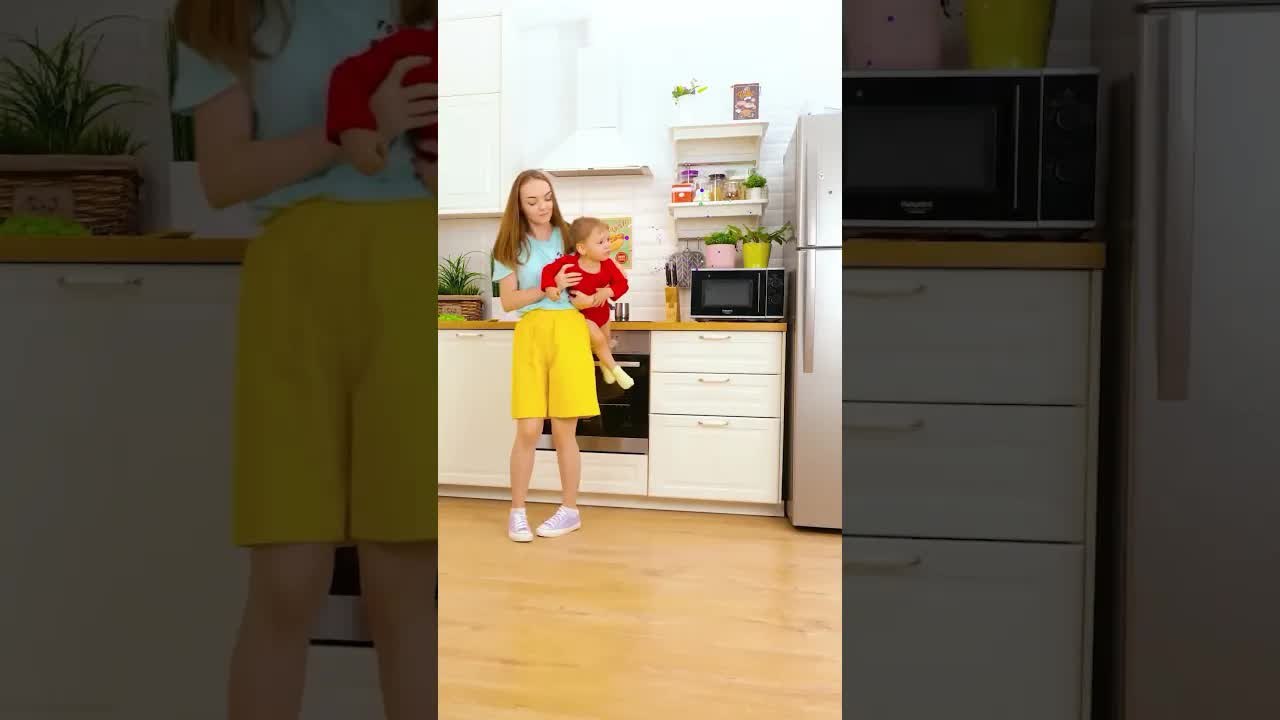 Say Goodbye To Messy Mornings! 😆👶🍳 #LOL #Hack
