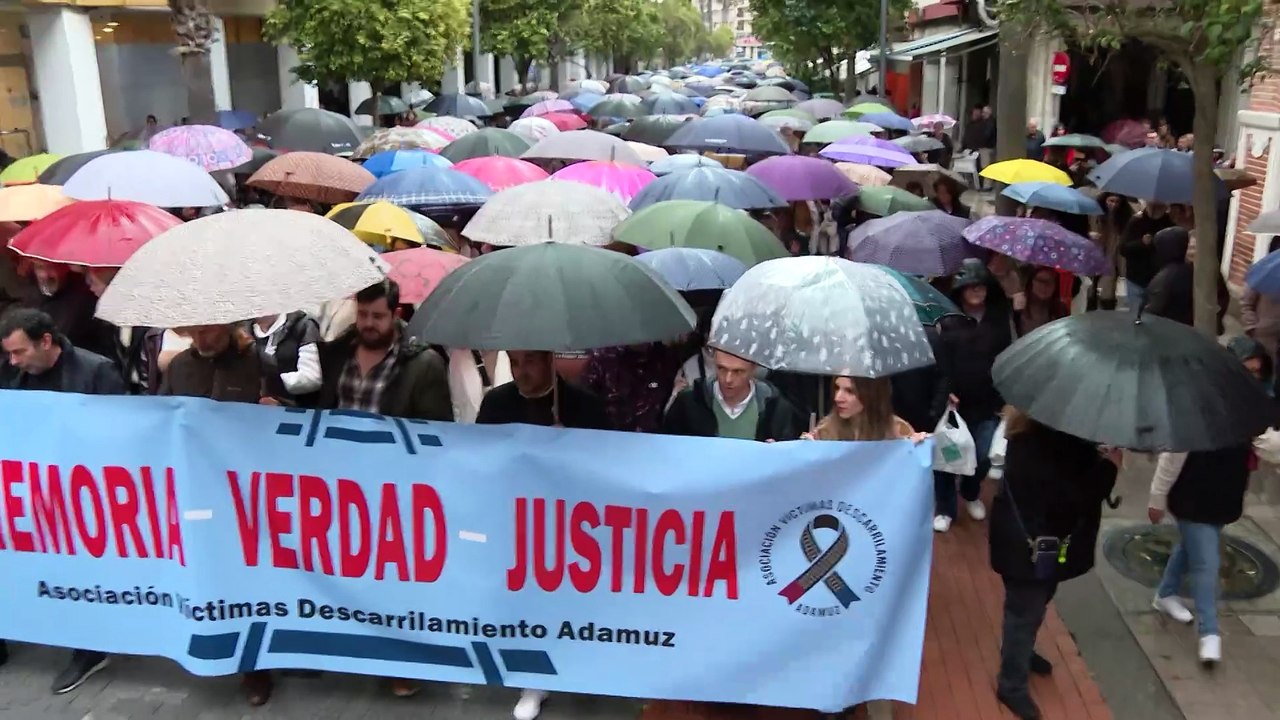 Huelva reclama justicia por las víctimas del descarrilamiento de Adamuz