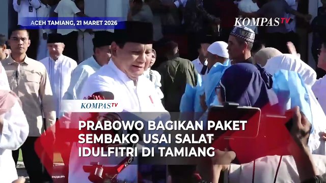 Presiden Prabowo Bagikan Paket Sembako ke Warga Tamiang Usai Salat Idulfitri