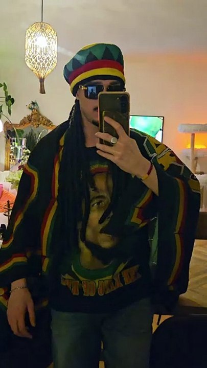 Vous validez le costume ou quoi ?