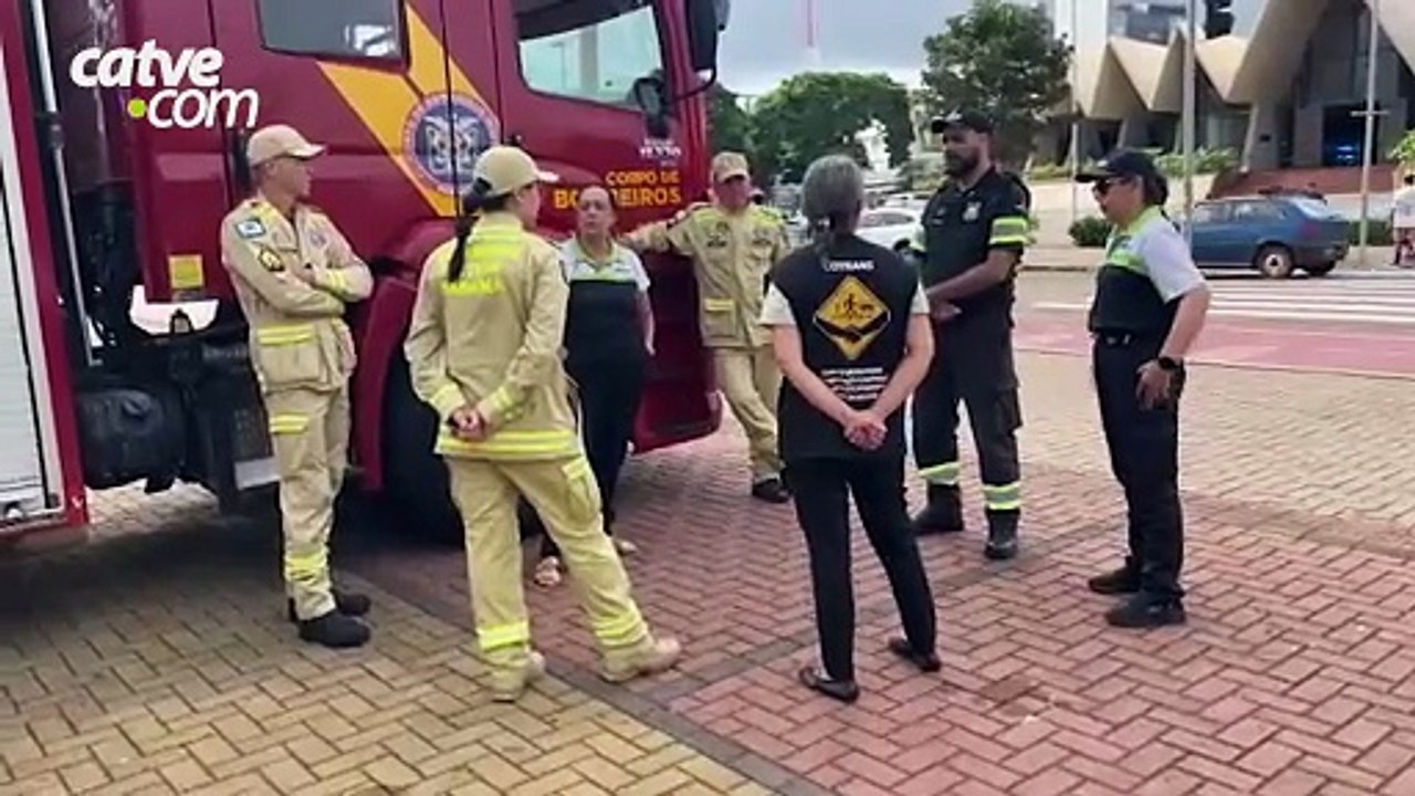 Ação reúne forças de segurança para conscientizar sobre a segurança no trânsito em Cascavel