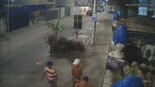 VÍDEO: Homem em situação de rua vai parar na UTI em estado grave após ser brutalmente espancado na Cidade Baixa