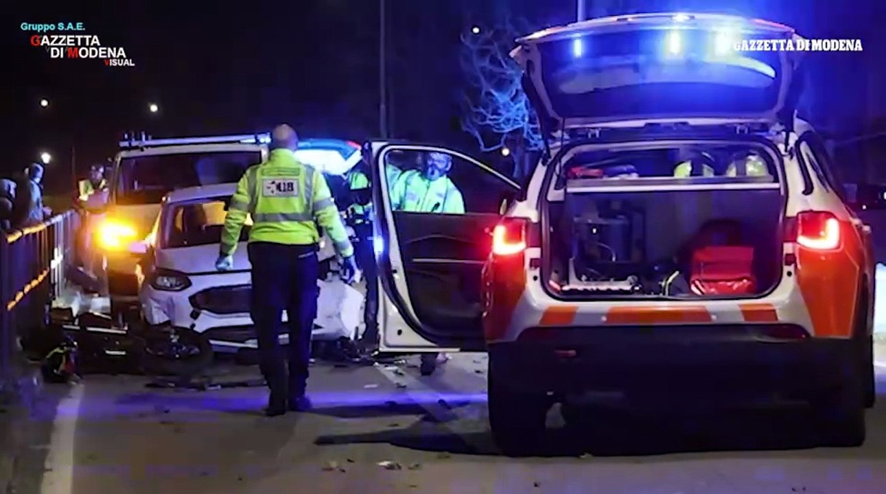 Moto contro auto, muore a 16 anni: il tragico incidente a Castelvetro