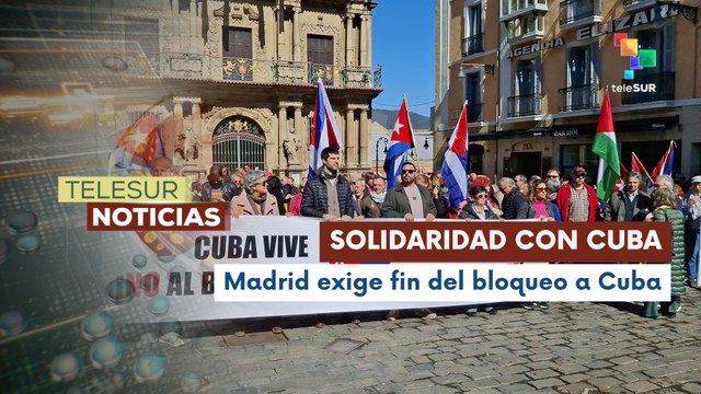 Manifestantes en Madrid muestran su solidaridad con el pueblo de Cuba