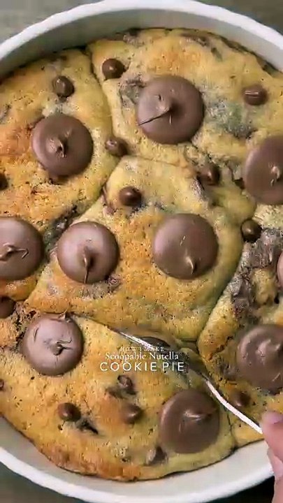 Ooey-Gooey Nutella cookie pie #cookies #chocolate #nutella #viral #youtubeshorts #shortsfeed