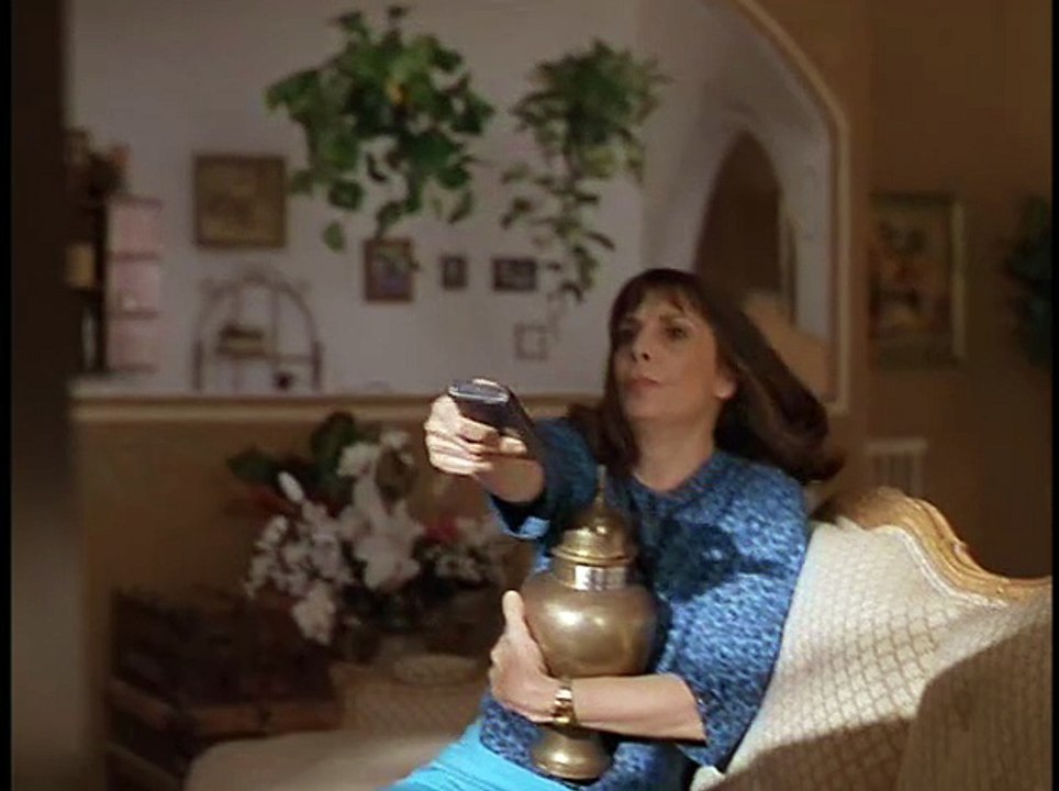 The Landlady (1998) - Trailer