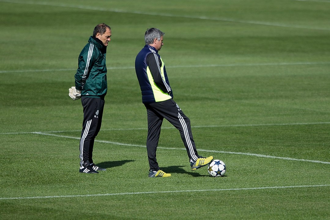 Mourinho e il minuto di silenzio per Silvino Louro: Special One commosso per la scomparsa dell'amico