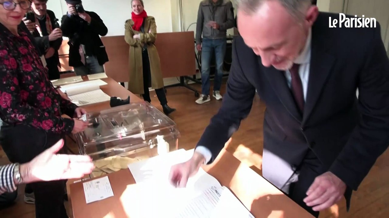 Municipales : Emmanuel Grégoire et Rachida Dati, au coude-à-coude pour Paris, ont voté