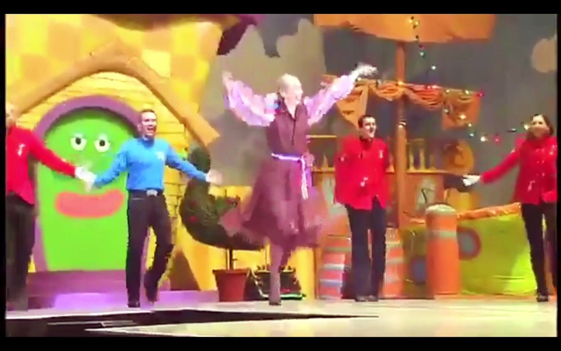 The Wiggles Brown Girl In The Ring Live 2006...mp4
