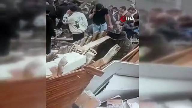 İstanbul Fatih’te Can Pazarı: Enkaz Altındakileri Kurtarma Anları Kamerada!