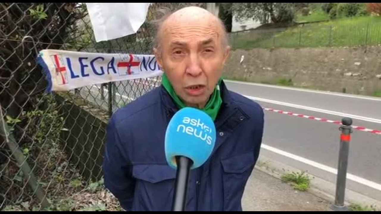 I militanti della Lega ricordano Umberto Bossi a Pontida