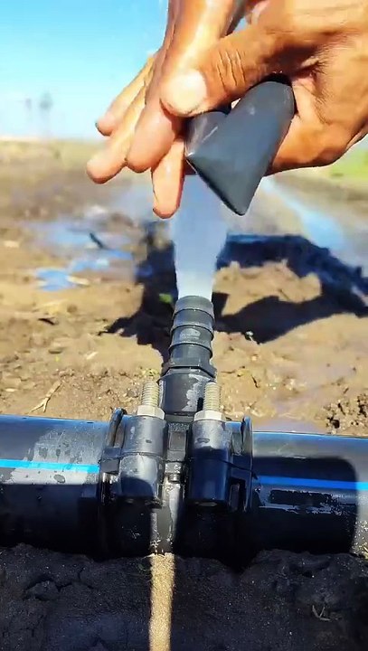 วิธีนี้ึอาจจะสิ้นเปลืองสายยาง แต่ก็ง่ายและสะดวกดี #วิธีการอุดท่อน้ำพีอี #บ่าวรินทร์เกษตรลงมือทำ