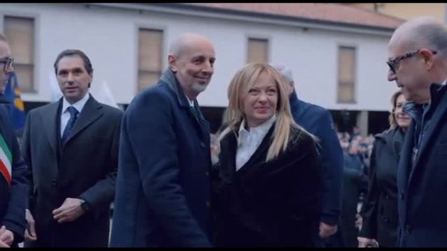Bossi, arrivata Meloni a Pontida: applausi ma anche il coro Secessione