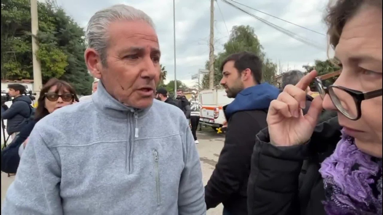 Piana del Sole, un residente dopo l'esplosione: «Detriti contro la nostra casa, ci ha salvato l'inferriata»
