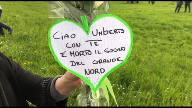 A Pontida i militanti della Lega: Bossi è stato tradito