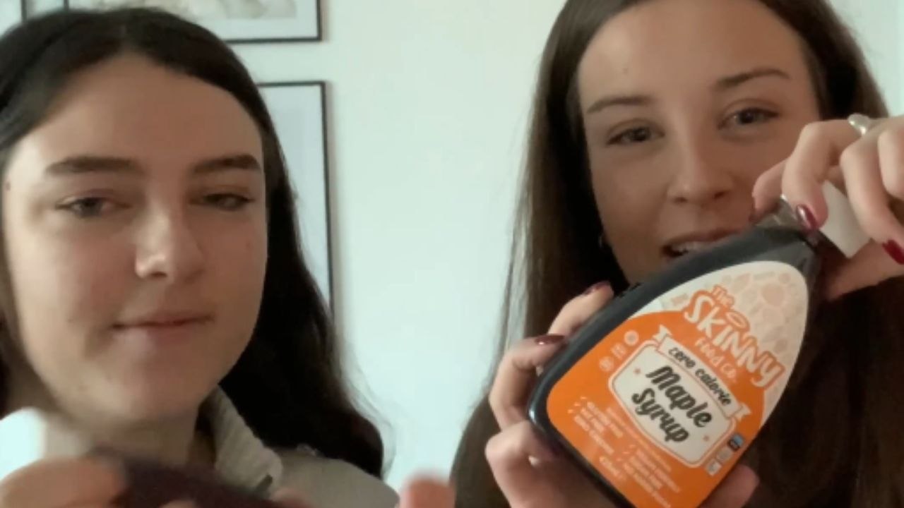 Hilarious fail moment as girls try to make low-calorie pancakes in a new pan