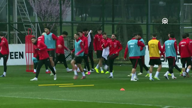 A Milli Futbol Takımı, Romanya maçı hazırlıklarını sürdürdü | Ajansspor | AA